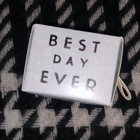 Illume Belle Bloom Lip Balm - Picture 7 of 7